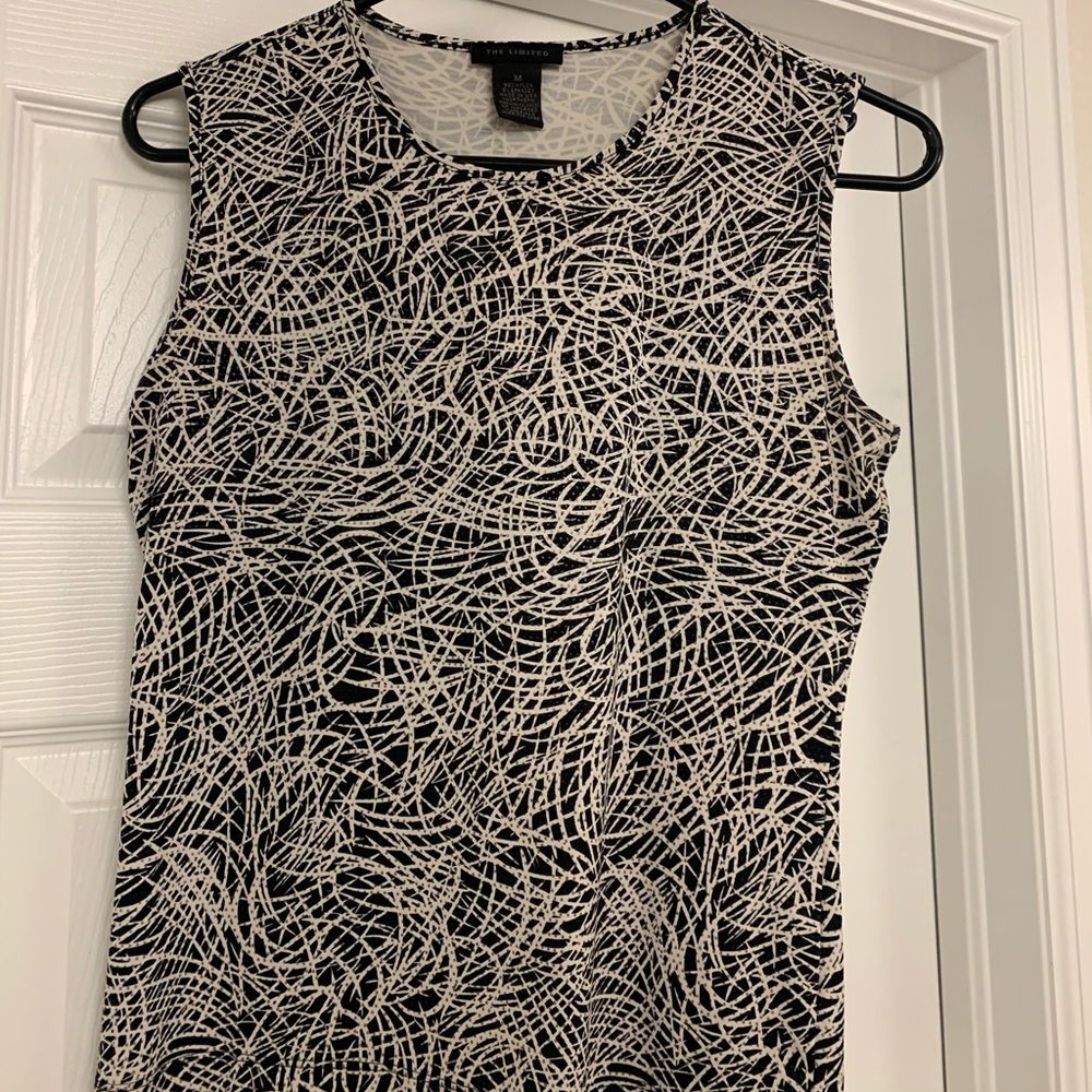 Black and white sleeveless shirt